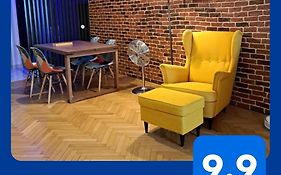 Classy Apartment With Parking In The City Center